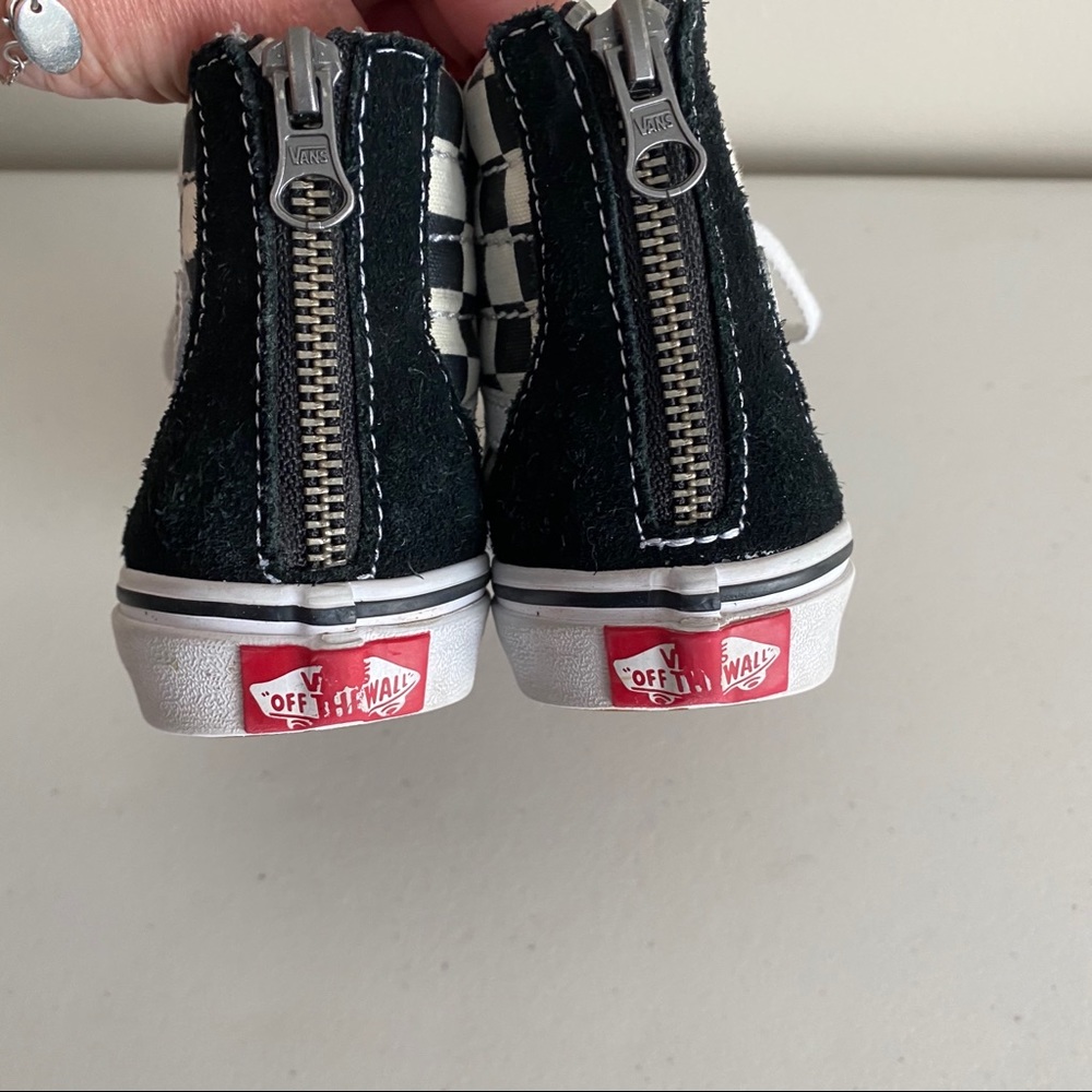 Vans x Disney Mickey Mouse Sk8 Hi Checkered - Picture 8 of 10